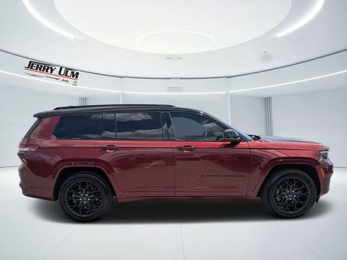 Used 2023 Jeep Grand Cherokee L Summit w/ Advanced Protech Group IV AWD/4WD image 2