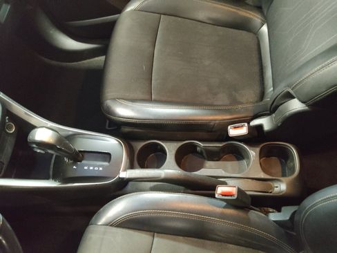 Used 2019 Chevrolet Trax LT w/ LT Convenience Package image 26