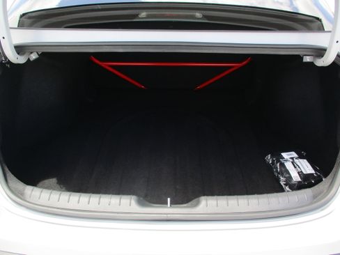 Used 2025 Hyundai Elantra N FWD image 12