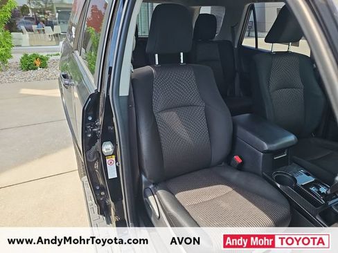 Used 2019 Toyota 4Runner TRD Off-Road AWD/4WD image 38