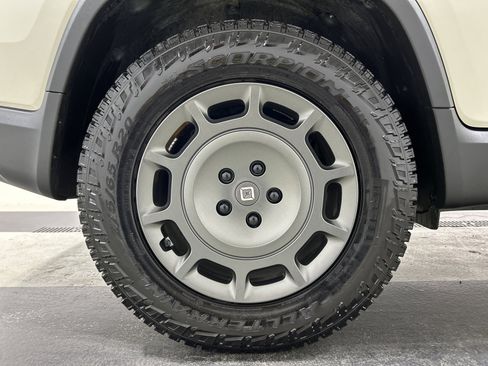 Used 2025 Rivian R1T Adventure AWD/4WD image 12