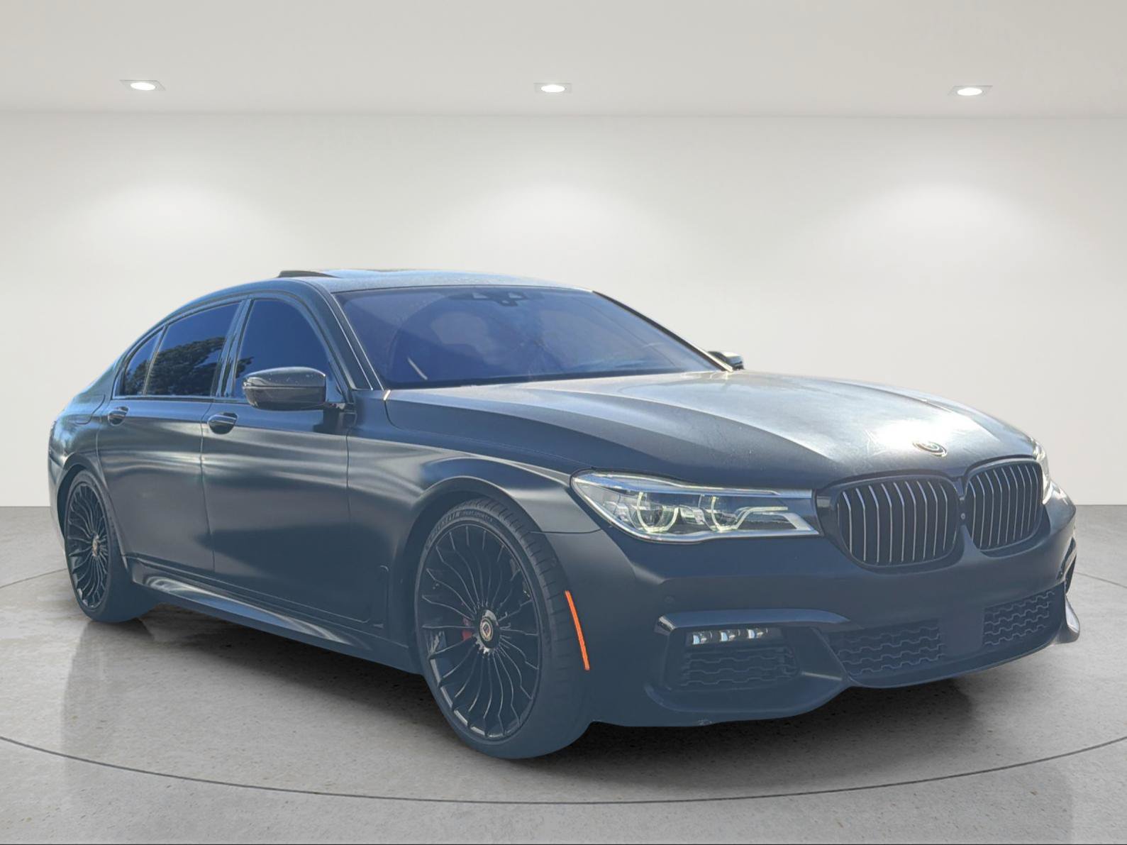 Used 2017 BMW 750i RWD image 6