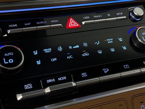 Used 2025 Hyundai Santa Fe Limited image 20