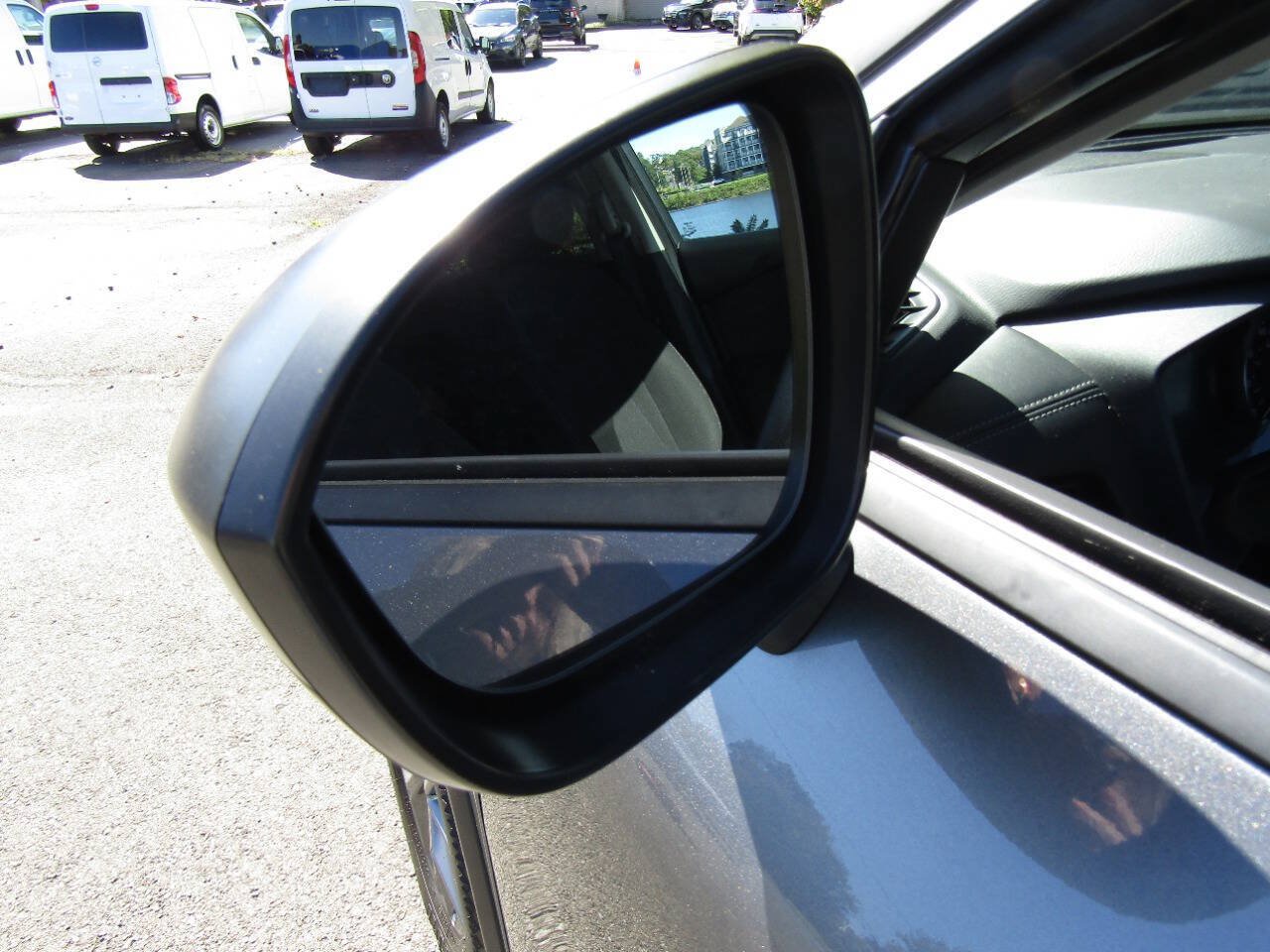 Used 2024 Nissan Rogue S AWD/4WD image 30