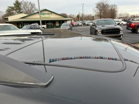 Used 2021 GMC Acadia Denali w/ Denali Ultimate Package image 9