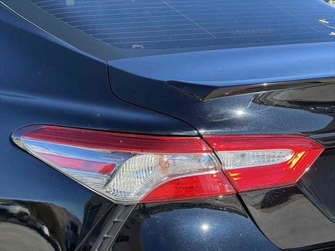 Used 2020 Toyota Camry SE image 15