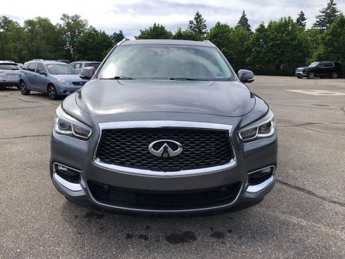 Used 2019 INFINITI QX60 Luxe w/ Essential Package AWD/4WD image 2