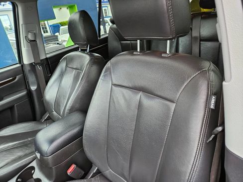 Used 2012 Hyundai Santa Fe Limited w/ Navigation Pkg 4 FWD image 14