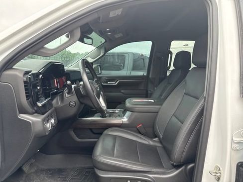 Used 2022 GMC Sierra 1500 SLT w/ SLT Premium Plus Package AWD/4WD image 6
