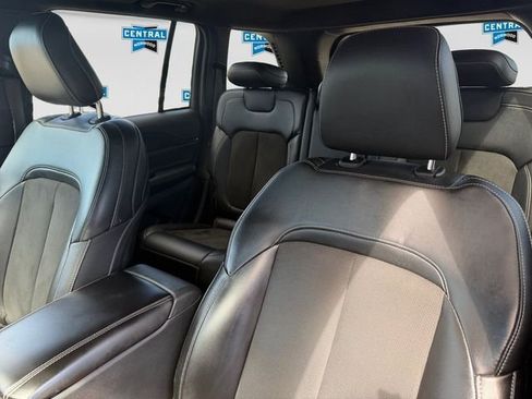 Used 2023 Jeep Grand Cherokee Altitude AWD/4WD image 14