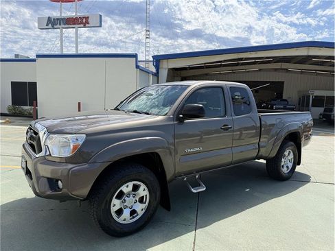 Used 2012 Toyota Tacoma 4x4 Access Cab V6 w/ TRD Off-Road Pkg image 1