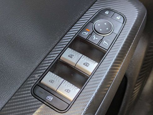 Used 2024 Mitsubishi Outlander SE Black Edition FWD image 27