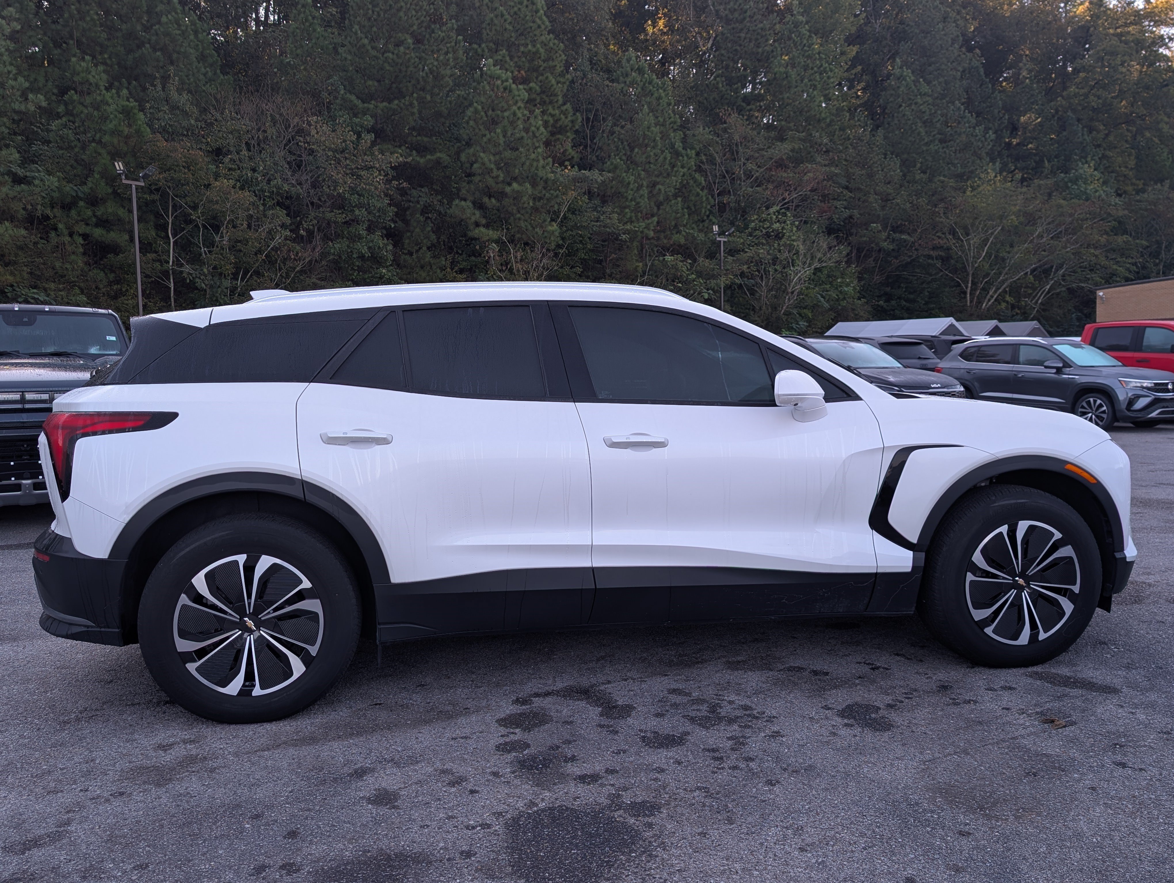 Used 2024 Chevrolet Blazer EV LT AWD/4WD image 10