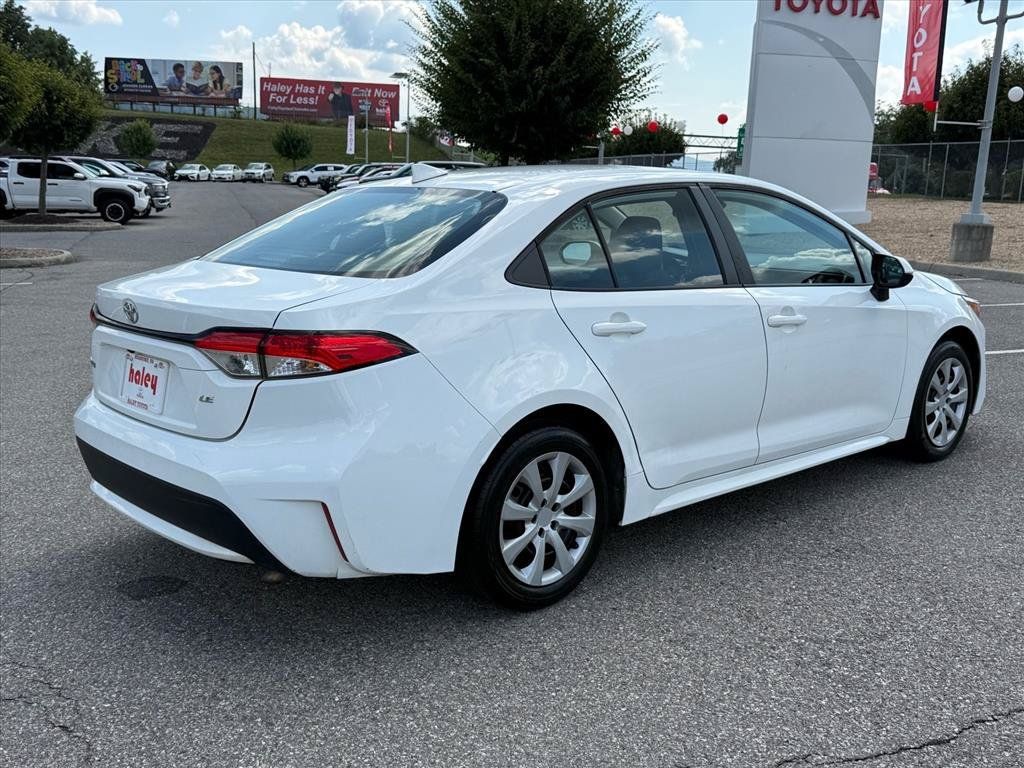Used 2022 Toyota Corolla LE FWD image 4