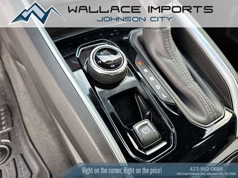 Used 2024 Chevrolet Colorado Trail Boss w/ Technology Package image 30