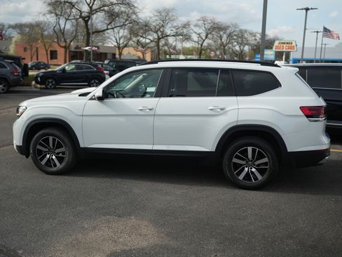 Certified 2022 Volkswagen Atlas SE image 10