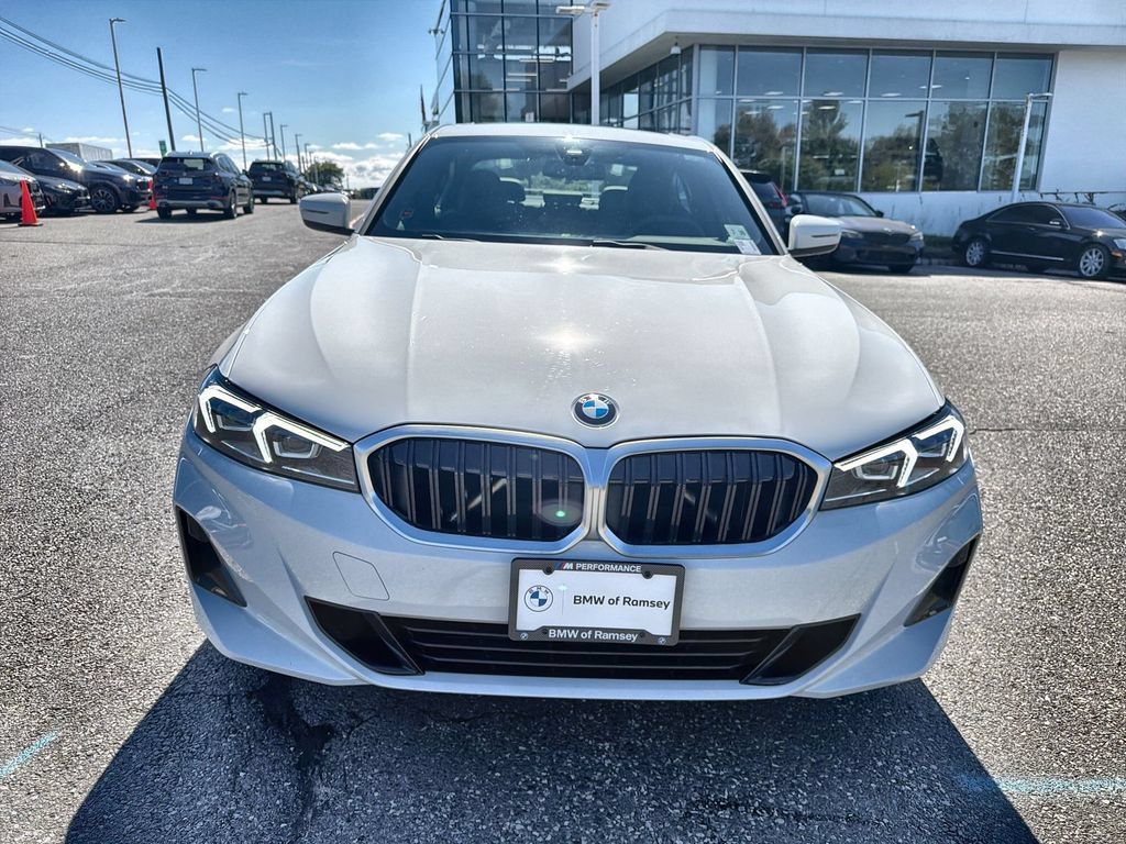 Used 2025 BMW 330i xDrive Sedan AWD/4WD image 14