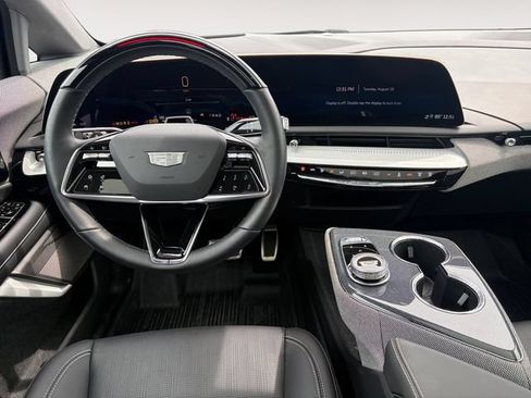 Certified 2026 Cadillac Optiq Sport 2 w/ LPO, Floor Liner Package AWD/4WD image 10