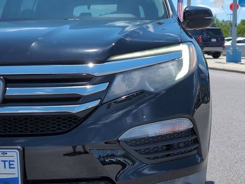 Used 2018 Honda Pilot Elite image 12