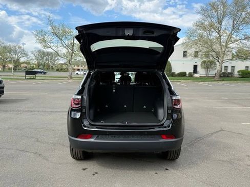 New 2026 Jeep Compass Limited image 9