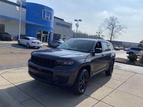 Used 2024 Jeep Grand Cherokee L Laredo image 4