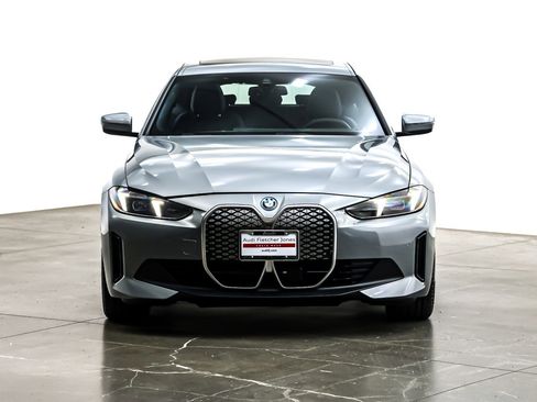 Used 2025 BMW i4 eDrive40 w/ Parking Assistance Package image 3