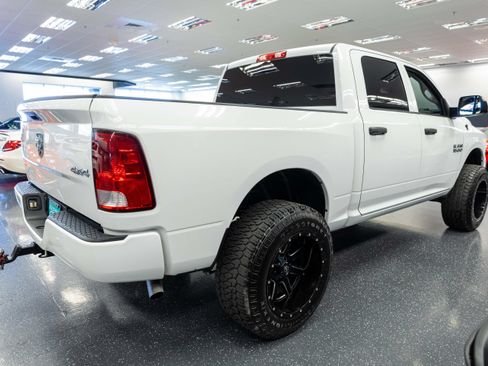 Used 2018 RAM 1500 Express AWD/4WD image 5
