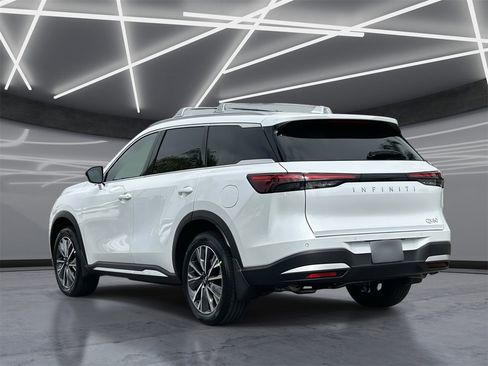 New 2026 INFINITI QX60 Luxe image 2