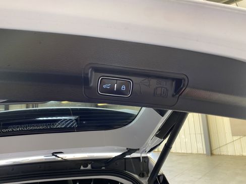 Used 2025 Ford Explorer Active image 32