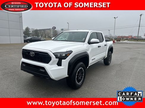 Certified 2025 Toyota Tacoma TRD Off-Road AWD/4WD image 1