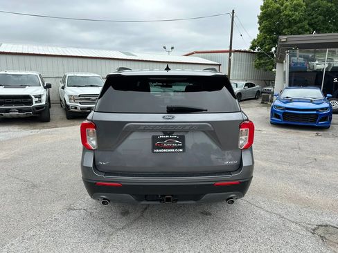 Used 2021 Ford Explorer XLT w/ Equipment Group 202A AWD/4WD image 4