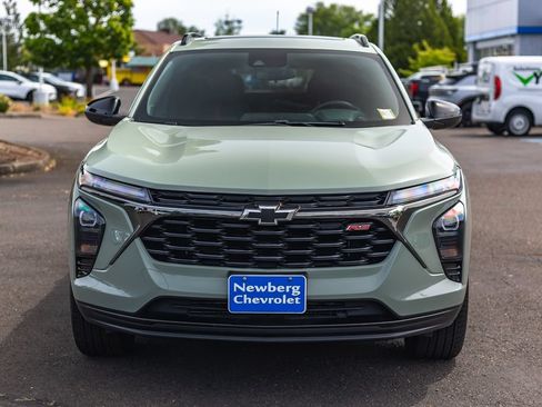 Used 2024 Chevrolet Trax RS w/ Sunroof Package FWD image 6