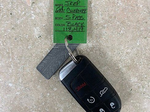 Used 2018 Jeep Grand Cherokee Limited image 28