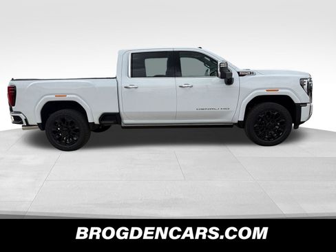 New 2026 GMC Sierra 2500 Denali w/ Denali Reserve Package AWD/4WD image 2