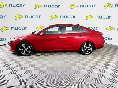 Used 2023 Hyundai Elantra SEL w/ Convenience Package FWD image 4