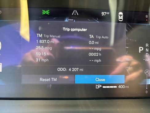 New 2025 Volvo XC40 B5 Plus w/ Protection Package Premier image 16