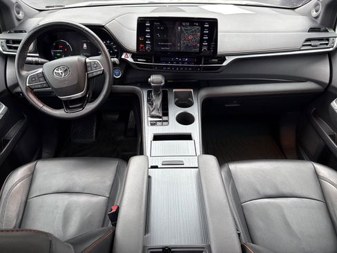 Used 2021 Toyota Sienna XSE w/ XSE Plus Package image 12