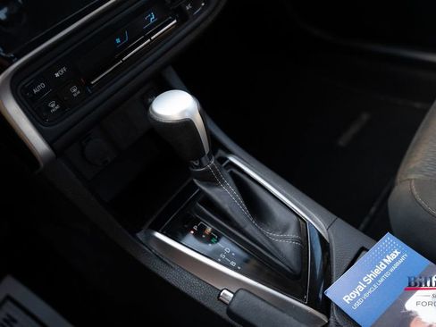 Used 2017 Toyota Corolla LE image 14