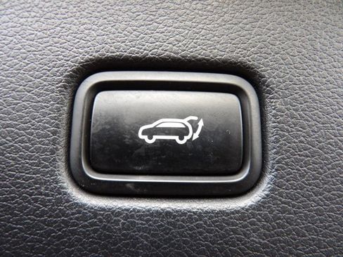 Used 2022 Hyundai Palisade Calligraphy w/ Winter Package image 32