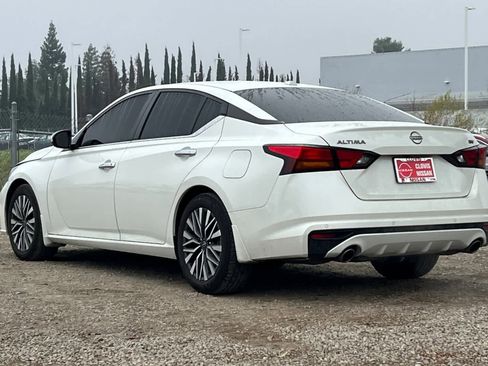 Used 2024 Nissan Altima 2.5 SV w/ SV Premium Package image 7