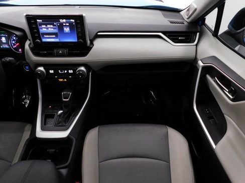 Used 2020 Toyota RAV4 XLE Premium image 36