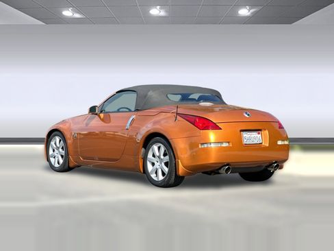 Used 2004 Nissan 350Z Touring image 3