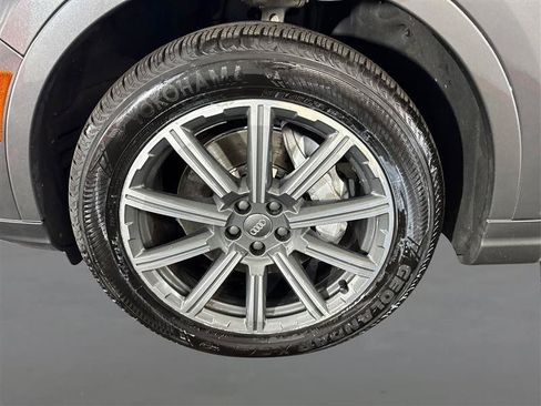 Used 2018 Audi Q7 3.0T Prestige w/ Prestige Package AWD/4WD image 25