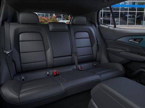 New 2026 Chevrolet Equinox EV LT image 17