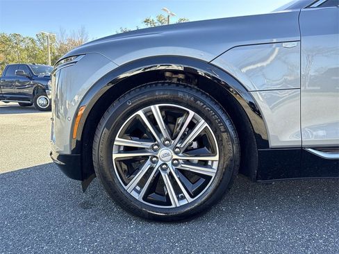 Used 2024 Cadillac Lyriq Luxury image 10