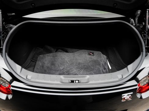 Used 2021 Nissan GT-R Premium AWD/4WD image 56