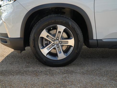 Used 2025 Honda Pilot EX-L image 12