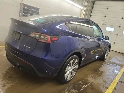 Used 2023 Tesla Model Y Long Range AWD/4WD image 5