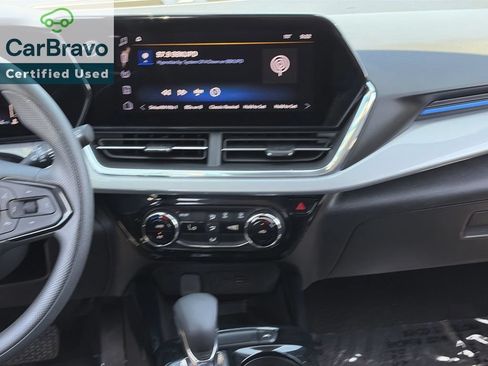 Certified 2025 Chevrolet Trax LT w/ Sunroof Package FWD image 14
