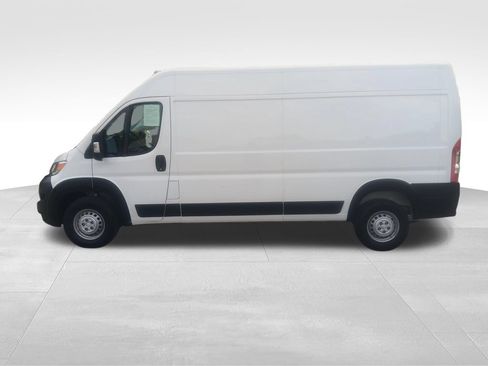 Used 2024 RAM ProMaster 2500 w/ Convenience Group FWD image 3